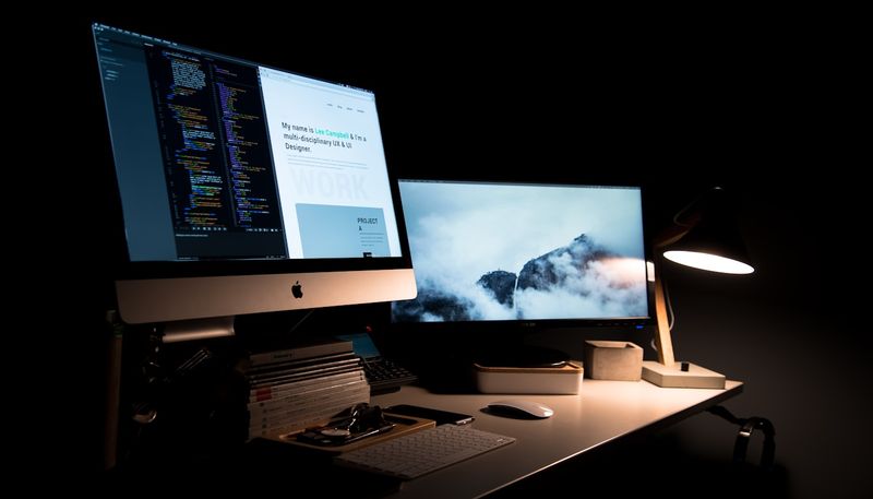 Immagine di un sito web con errori di design evidenti