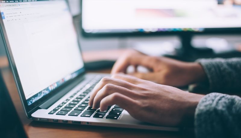 Immagine di una promozione estiva di successo su un sito e-commerce